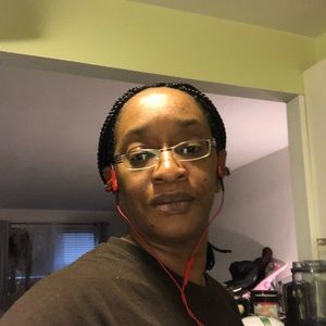 Meet your Posher, Yvette